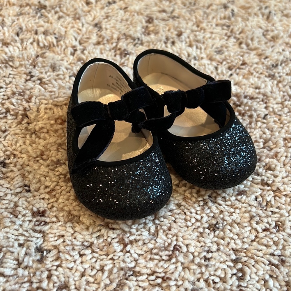 NWOT Children’s Place brand baby girl’s dress shoes size 0-3 months